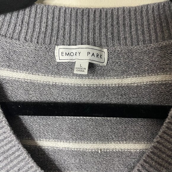 Women's Emory Park Long Sleeve V-Neck Gray White Stripe Sweater  | L - Picture 4 of 5